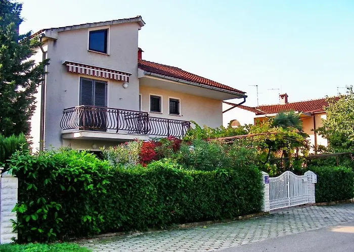 In Novigrad With Balcony, Air Conditioning Appartement *